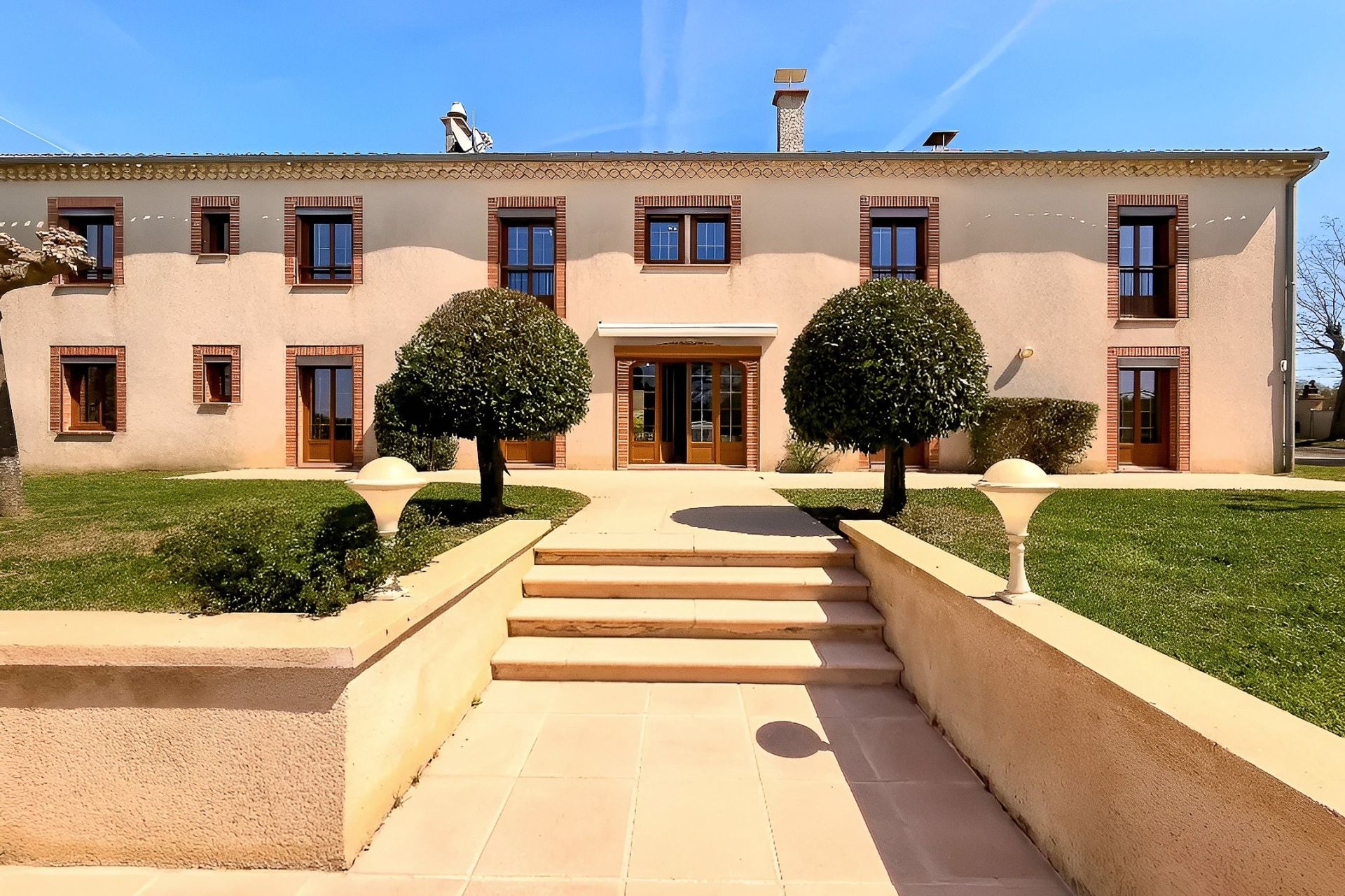 Vente Propriété 10 Pièces 347 m² Graulhet