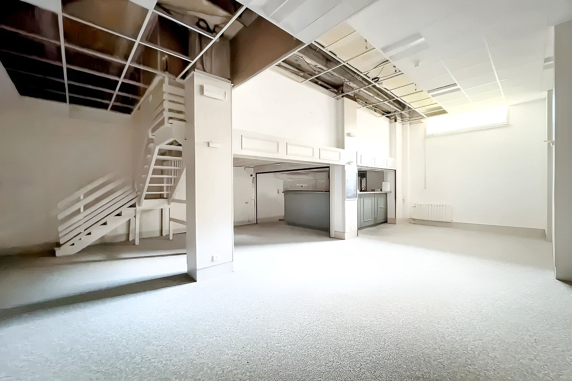 Vente Commerce 2350 m² Gouaux-de-Larboust