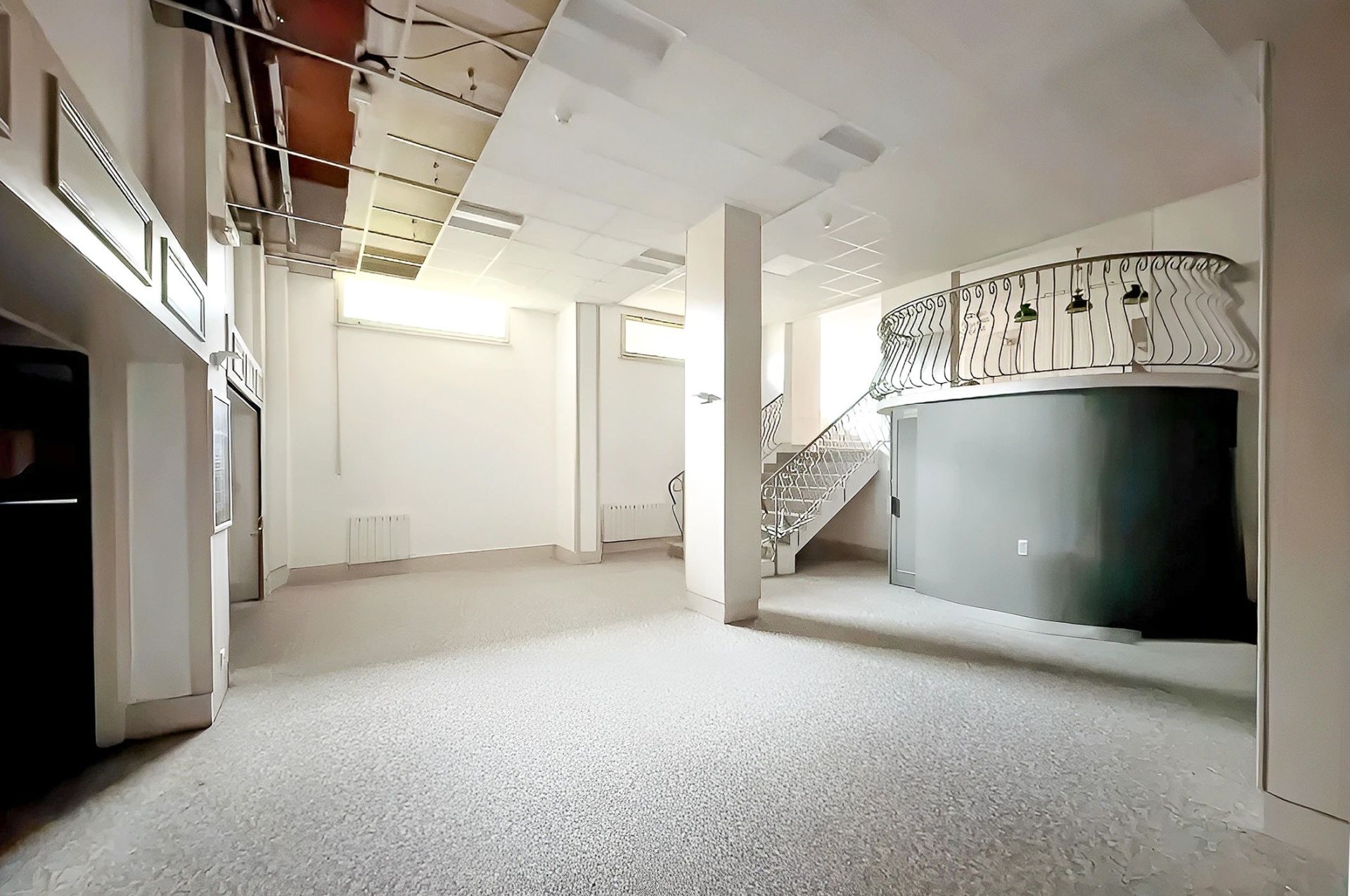 Vente Commerce 2350 m² Gouaux-de-Larboust