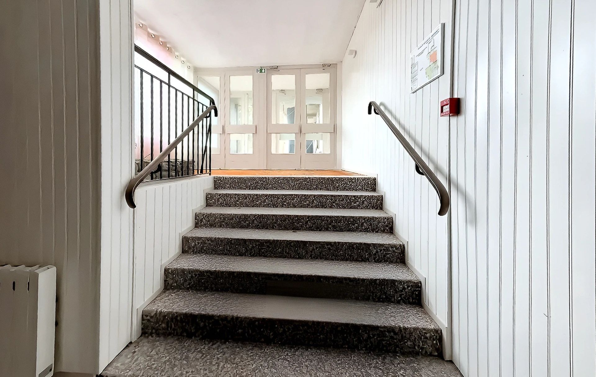 Vente Commerce 2350 m² Gouaux-de-Larboust