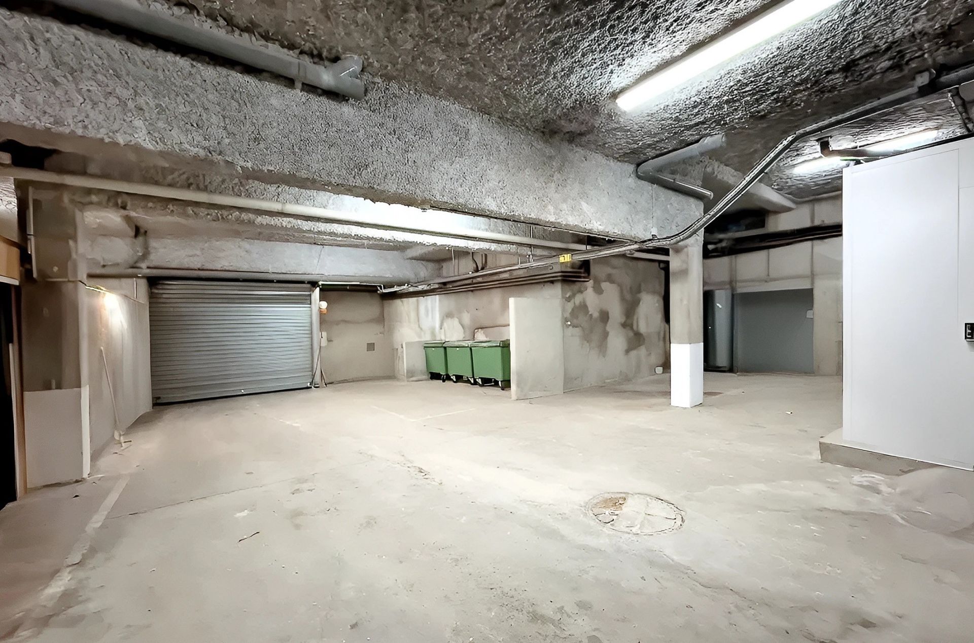 Vente Commerce 2350 m² Gouaux-de-Larboust