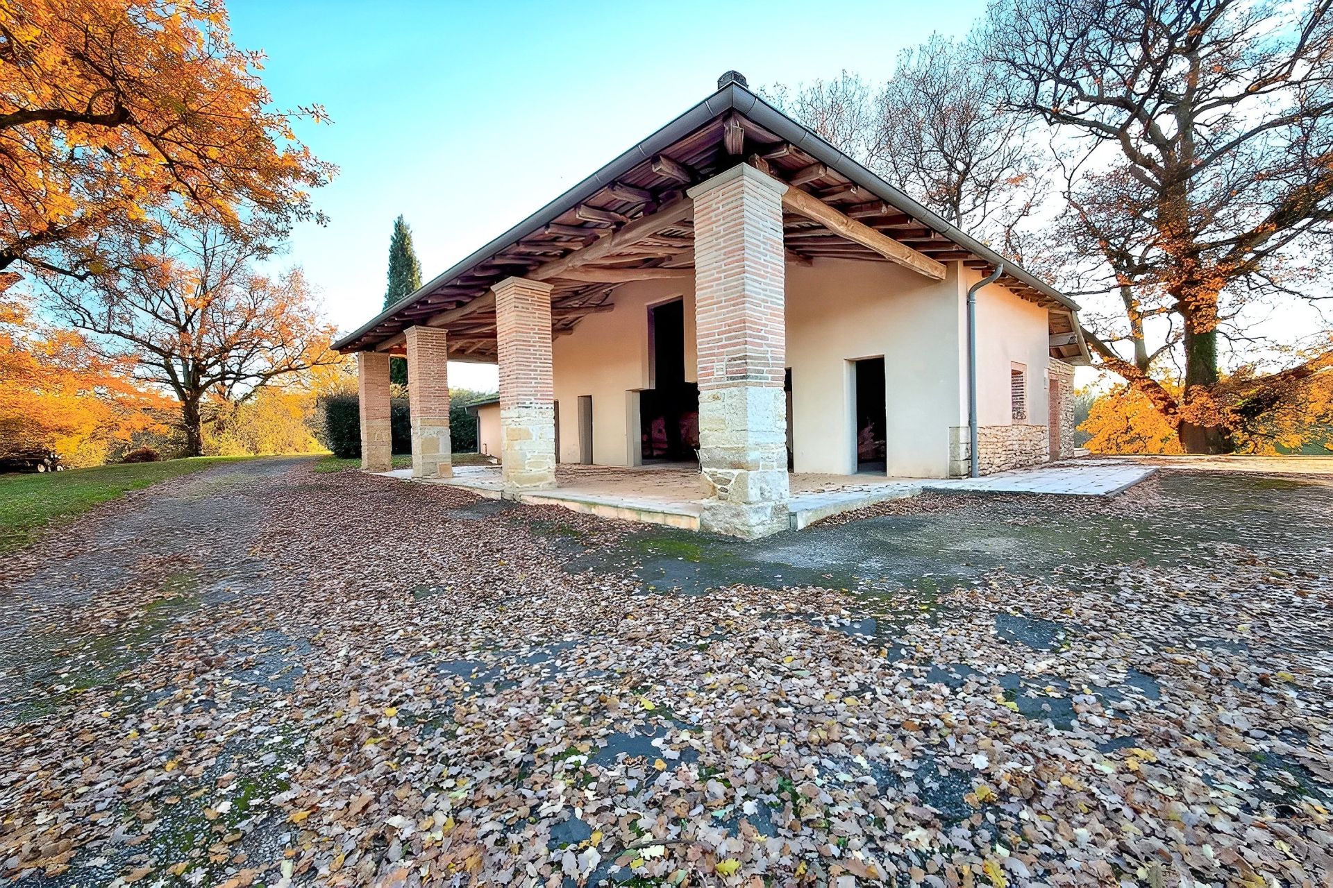 Vente Propriété 11&nbsp;Pièces 542&nbsp;m² Puygaillard-de-Quercy