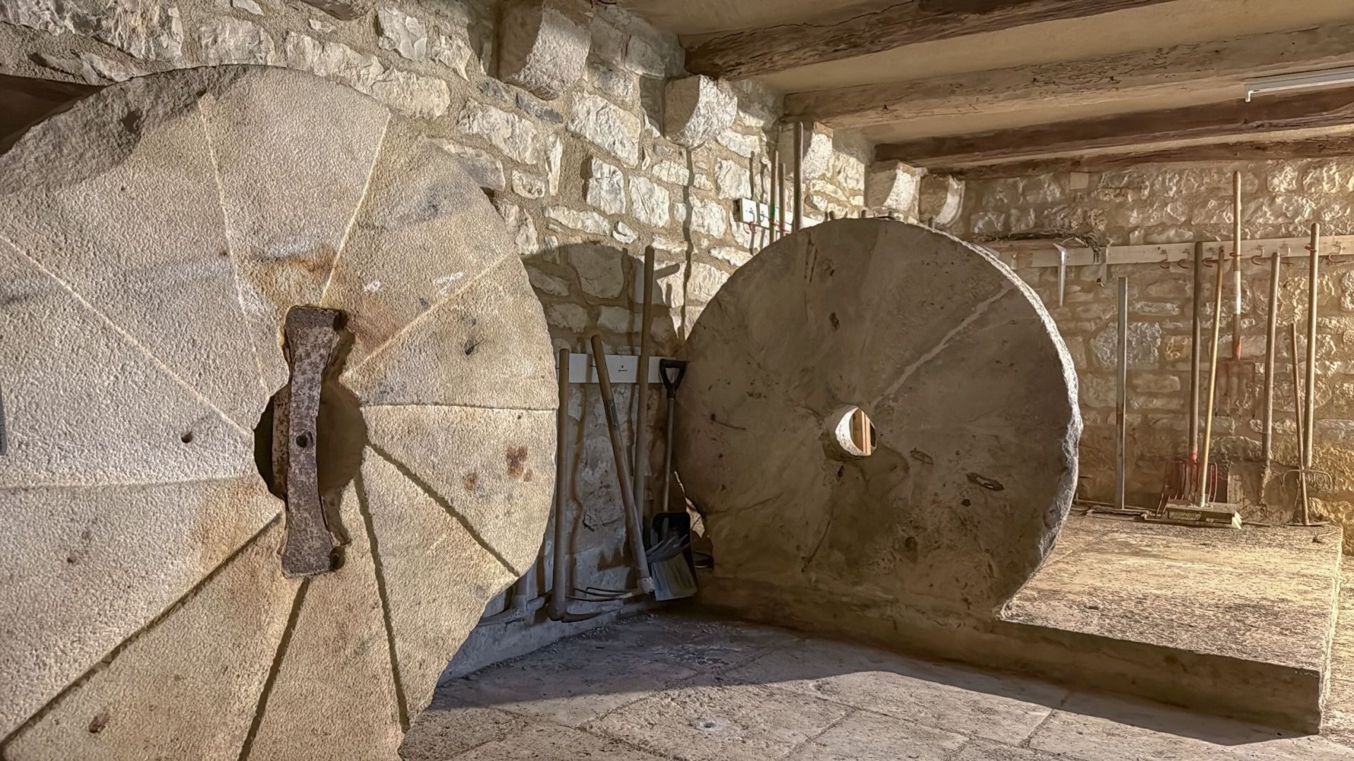 Vente Moulin 8&nbsp;Pièces 251&nbsp;m² Caylus