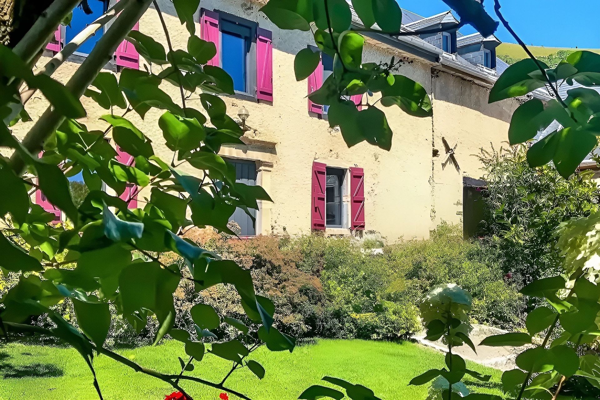 Vente Longère 11&nbsp;Pièces 381&nbsp;m² Oô