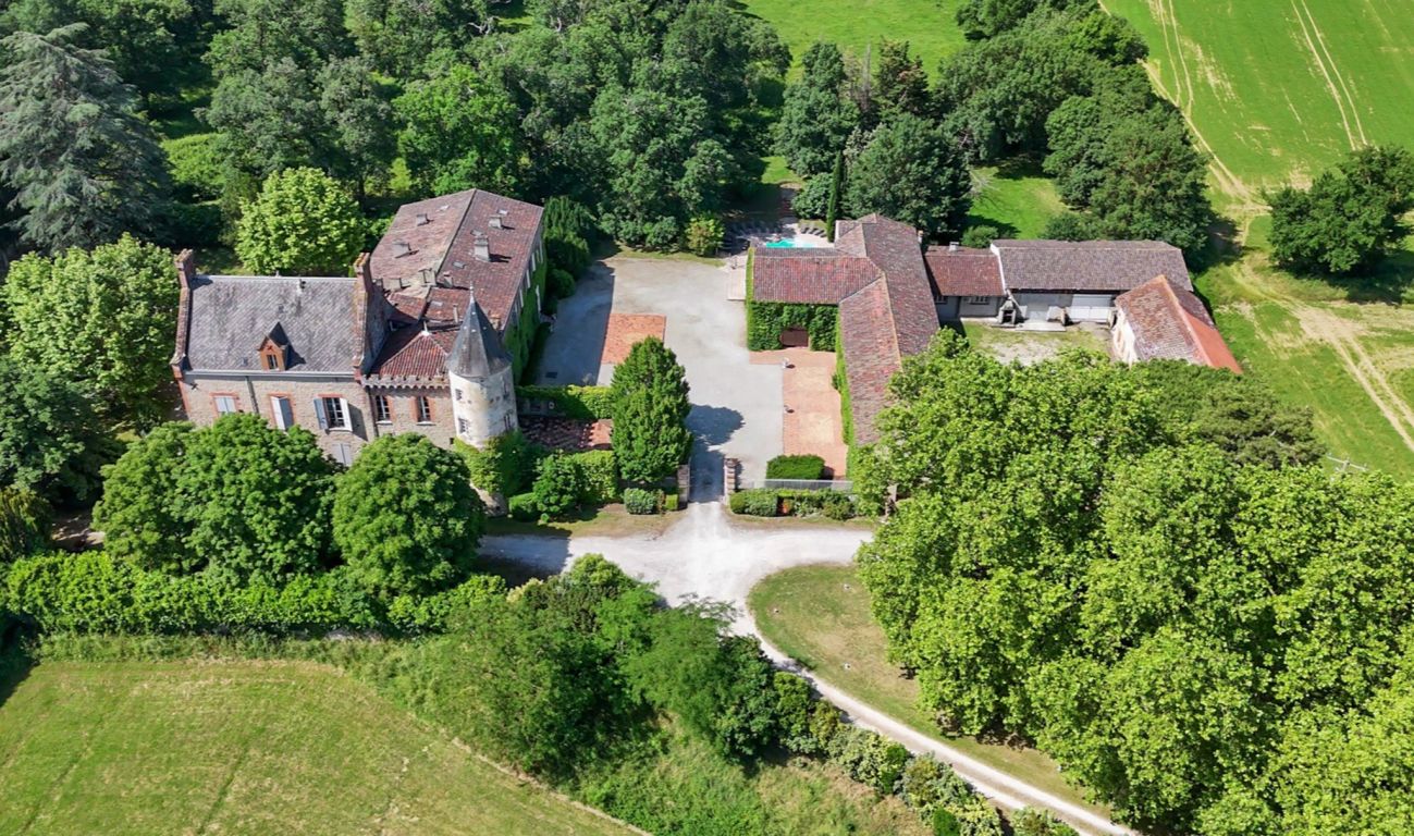 château 41 Pièces en vente sur CARAMAN (31460) - Plus de details