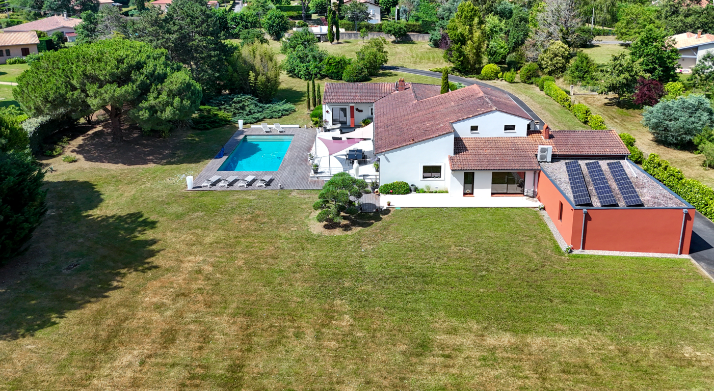 maison d'architecte 8 Pièces en vente sur MONTAUBAN (82000) - Plus de details